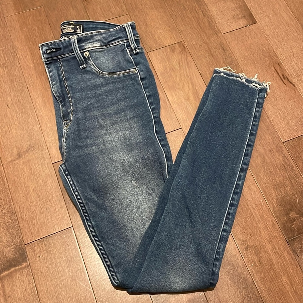 Woman’s Abercrombie & Fitch Skinny Jeans